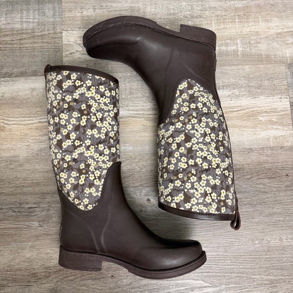 UGG Shoes - UGG Reignfall Liberty Tall Rain Boots, Floral Pattern-size 8 like NEW🔥
